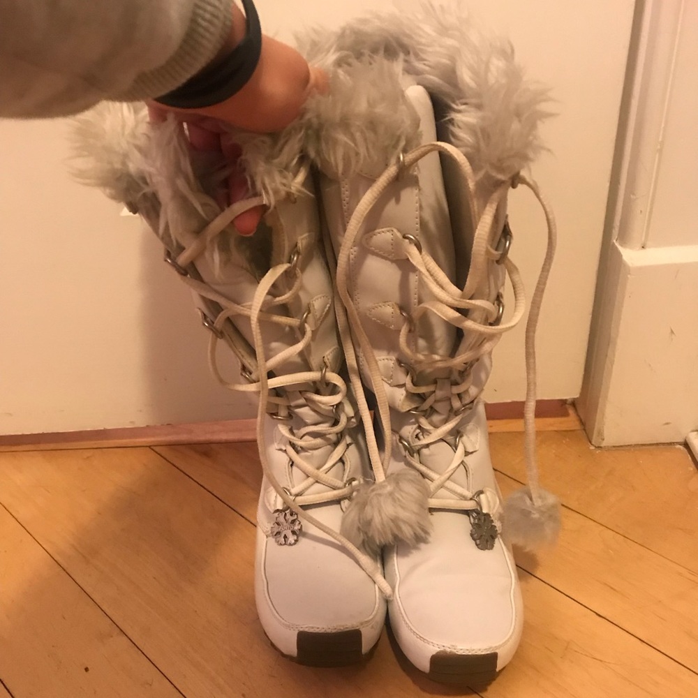 Women’s Size 9 Snowboots